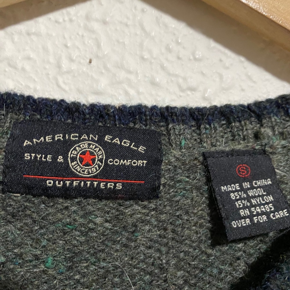 Vintage American Eagle Outfitters Mens S V-Neck Striped‎ Sweater Vest Wool Blend - Picture 2 of 4